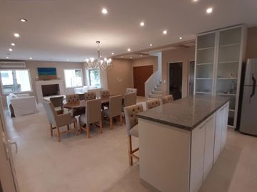 Venta de casa 4 ambientes en Barrio Costa Esmeralda