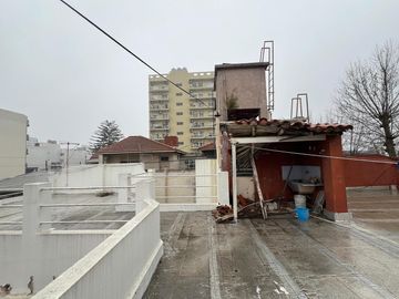 Casa, local comercial y galpon a la Venta en Wilde. Ideal Inversor Emprendimiento