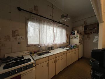 Casa, local comercial y galpon a la Venta en Wilde. Ideal Inversor Emprendimiento