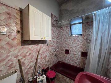 Casa, local comercial y galpon a la Venta en Wilde. Ideal Inversor Emprendimiento