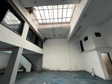 Casa, local comercial y galpon a la Venta en Wilde. Ideal Inversor Emprendimiento