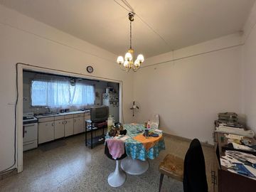 Casa, local comercial y galpon a la Venta en Wilde. Ideal Inversor Emprendimiento