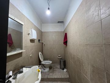 Casa, local comercial y galpon a la Venta en Wilde. Ideal Inversor Emprendimiento