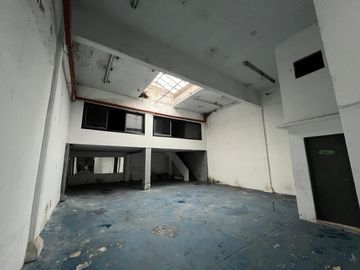 Casa, local comercial y galpon a la Venta en Wilde. Ideal Inversor Emprendimiento