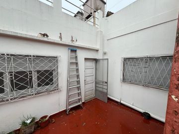 Casa, local comercial y galpon a la Venta en Wilde. Ideal Inversor Emprendimiento