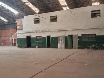 VENTA | GALPON |  A UNA CUADRA DE CHAMPAGNAT Y JUAN B JUSTO