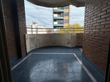 Departamento en  venta 2 dormitorios + escritorio en Salta al 400