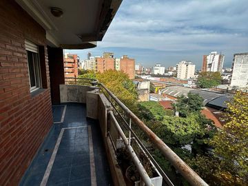 Departamento en  venta 2 dormitorios + escritorio en Salta al 400