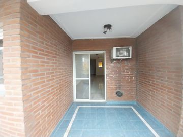 Departamento en  venta 2 dormitorios + escritorio en Salta al 400