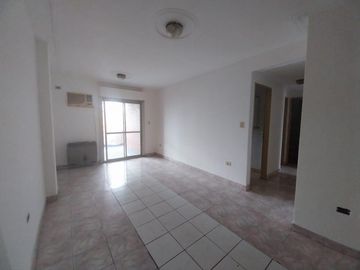 Departamento en  venta 2 dormitorios + escritorio en Salta al 400