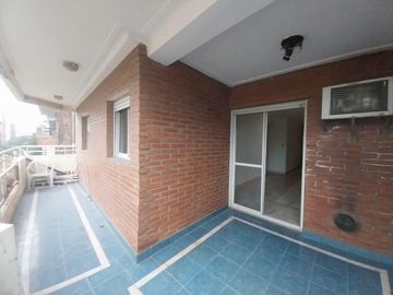 Departamento en  venta 2 dormitorios + escritorio en Salta al 400