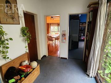 Venta casa 4 ambientes con amplio fondo libre en Quilmes