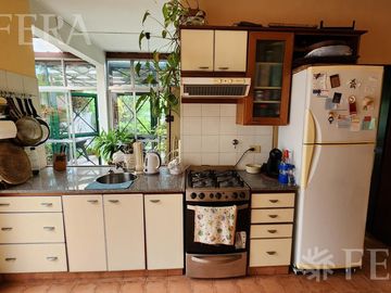 Venta casa 4 ambientes con amplio fondo libre en Quilmes