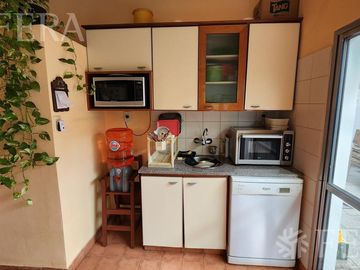 Venta casa 4 ambientes con amplio fondo libre en Quilmes