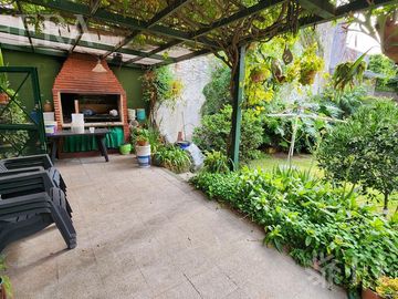 Venta casa 4 ambientes con amplio fondo libre en Quilmes