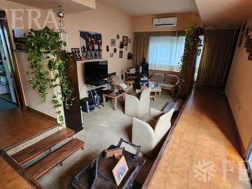 Venta casa 4 ambientes con amplio fondo libre en Quilmes