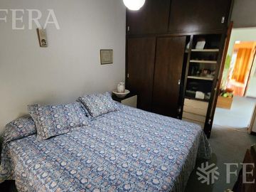 Venta casa 4 ambientes con amplio fondo libre en Quilmes