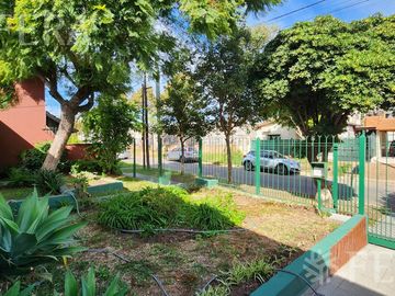 Venta casa 4 ambientes con amplio fondo libre en Quilmes