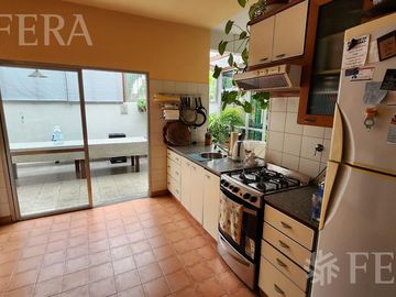 Venta casa 4 ambientes con amplio fondo libre en Quilmes
