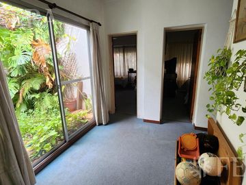 Venta casa 4 ambientes con amplio fondo libre en Quilmes