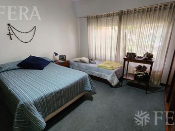 Venta casa 4 ambientes con amplio fondo libre en Quilmes