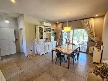 Venta, Casa, 4 ambientes, Pileta, Cochera, Dependencia, Casuarinas del Pilar, Villa Rosa, Pilar.