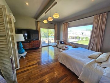 Venta, Casa, 4 ambientes, Pileta, Cochera, Dependencia, Casuarinas del Pilar, Villa Rosa, Pilar.