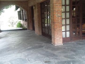 Excelente Chalet en excelente ubicación - Adrogué