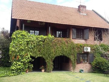 Excelente Chalet en excelente ubicación - Adrogué
