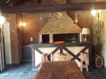 Excelente Chalet en excelente ubicación - Adrogué