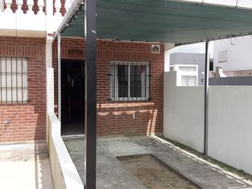 Casa en venta - 3 dormitorios 2 baños - 77,4mts2 - Mar del Tuyú