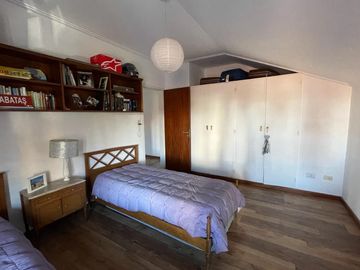 Venta casa 4 dorm. Centro Neuquen Capital