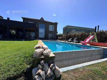 CASA EN VENTA EN EL CANTON AL AGUA- MAROTO PROPIEDADES -