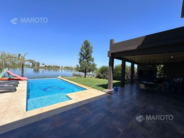 CASA EN VENTA EN EL CANTON AL AGUA- MAROTO PROPIEDADES -