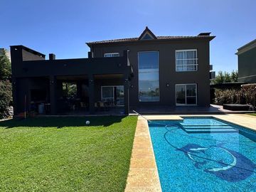 CASA EN VENTA EN EL CANTON AL AGUA- MAROTO PROPIEDADES -