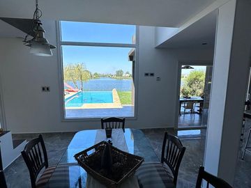 CASA EN VENTA EN EL CANTON AL AGUA- MAROTO PROPIEDADES -