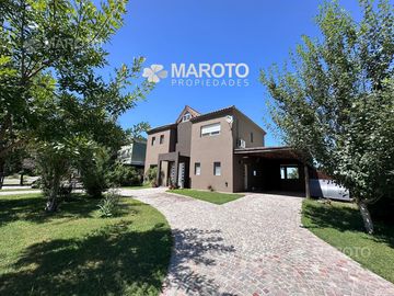 CASA EN VENTA EN EL CANTON AL AGUA- MAROTO PROPIEDADES -