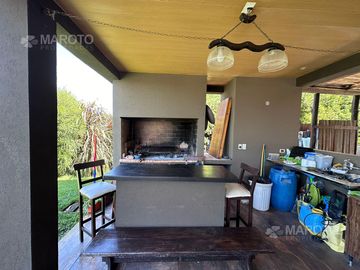 CASA EN VENTA EN EL CANTON AL AGUA- MAROTO PROPIEDADES -