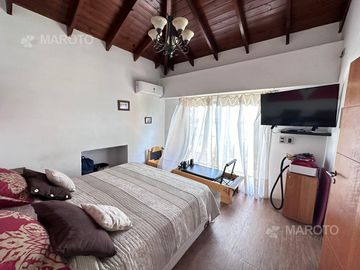 CASA EN VENTA EN EL CANTON AL AGUA- MAROTO PROPIEDADES -