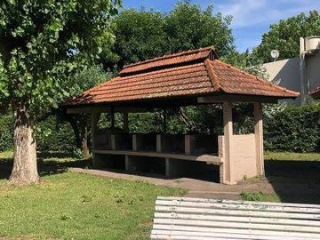 Casa quinta venta 2 dormitorios 2 baños68 mts 2 Terreno 323 mts 2 totales - Abasto