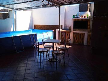 Casa en venta - 2 dormitorios 1 baño - 90mts2 - Berazategui