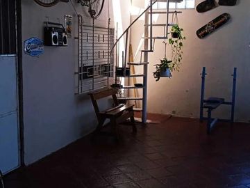 Casa en venta - 2 dormitorios 1 baño - 90mts2 - Berazategui