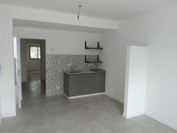 Venta - a Estrenar - Departamento 2 amb. -  1 Piso al frente c/ terraza ppia. - Ramos Mejia Sur -