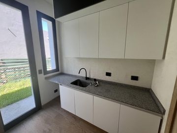Casa en  Venta 4 dorm. al Río en el Yacht de Nordelta
