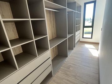 Casa en  Venta 4 dorm. al Río en el Yacht de Nordelta