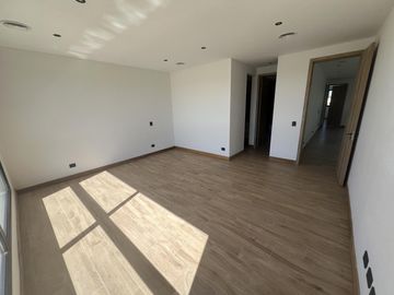 Casa en  Venta 4 dorm. al Río en el Yacht de Nordelta