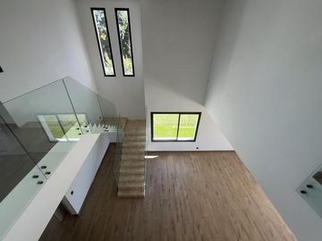 Casa en  Venta 4 dorm. al Río en el Yacht de Nordelta