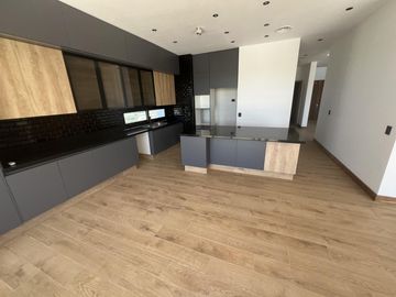 Casa en  Venta 4 dorm. al Río en el Yacht de Nordelta