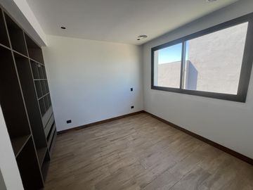 Casa en  Venta 4 dorm. al Río en el Yacht de Nordelta