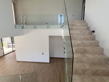 Casa en  Venta 4 dorm. al Río en el Yacht de Nordelta